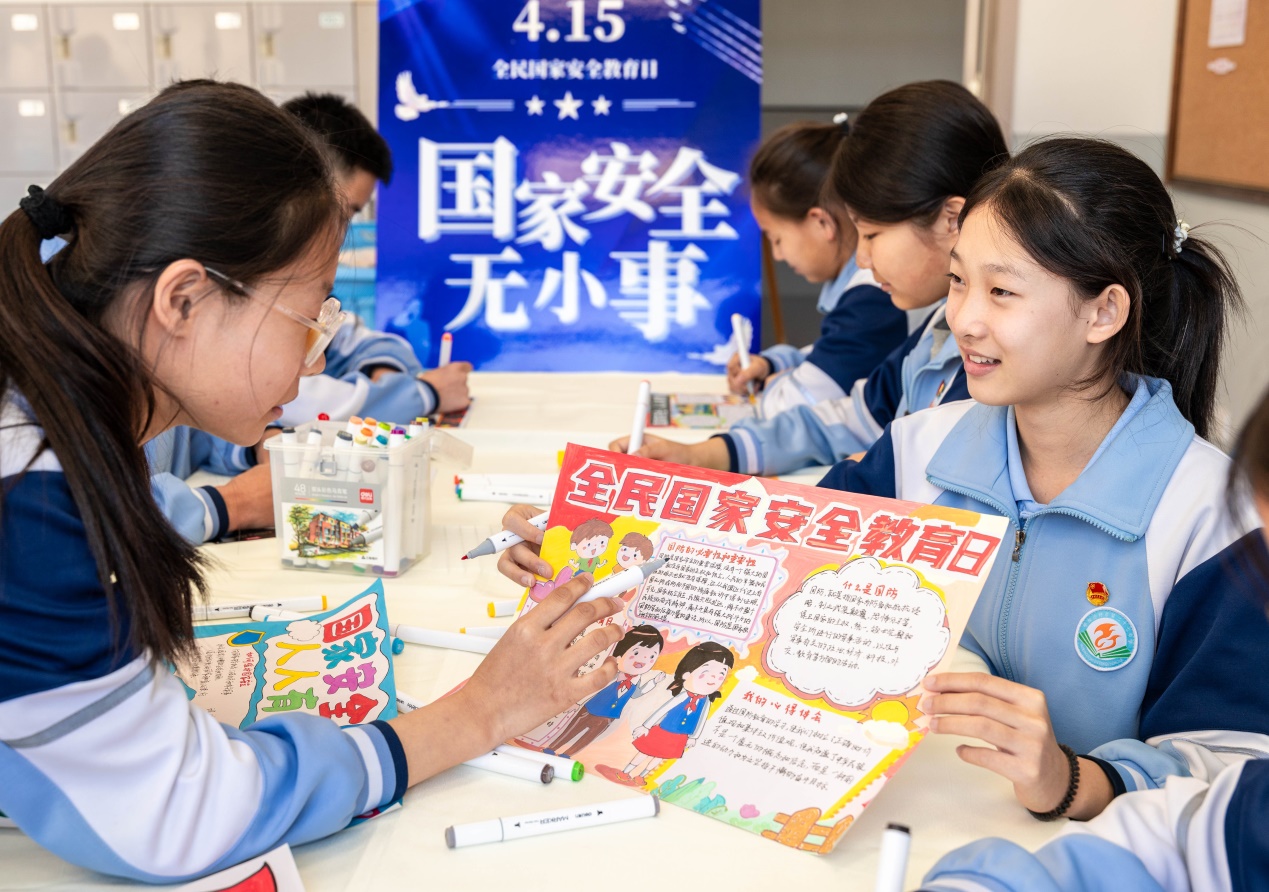 呼和浩特：青春挺膺担当 共筑国家安全