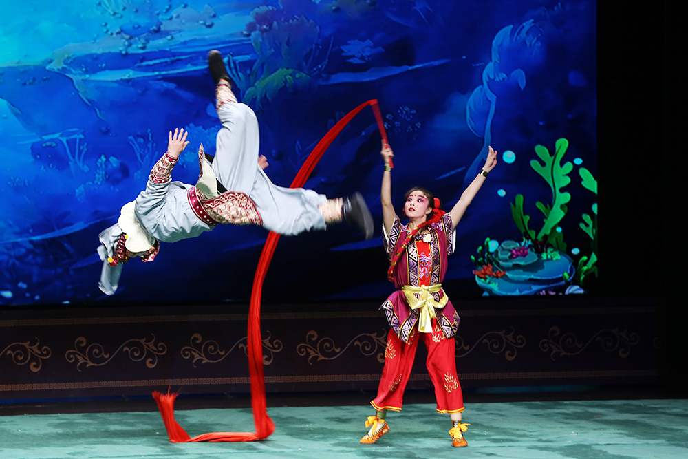 国粹赋能文旅 京剧版《哪吒闹海》在呼和浩特上演
